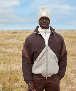 Beechfield Appliqué Patch Pom Beanie